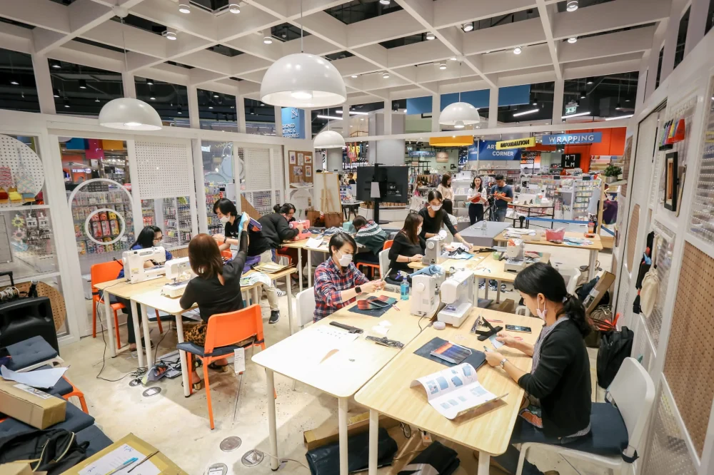 Re.I.Y by MACO x PINN SHOP เปลี่ยนขยะ เป็นประโยชน์