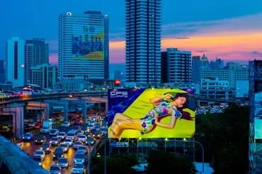 สื่อนอกบ้านบูม เสริมทัพดิจิทัล ชิงเค้กหมื่นล้าน