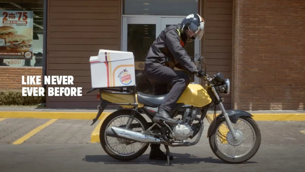 ท้องร้องไม่ต้องรอ! Burger King เพิ่มบริการใหม่ Delivery ถึงรถ แก้ปัญหาหิวขณะรถติด