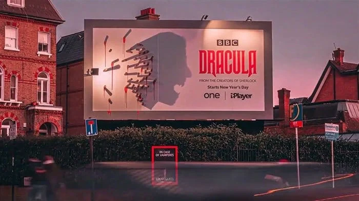 BBC สร้างสรรค์บิลบอร์ดหรือสื่อโฆษณานอกบ้านสุดครีเอทีฟ