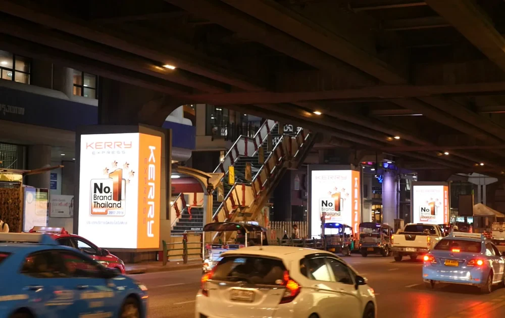 MACO เปิดโฉมสื่อตอม่อรถไฟฟ้าบีทีเอส สร้าง ICONIC สุดว๊าวแห่งใหม่ของกรุงเทพมหานคร!